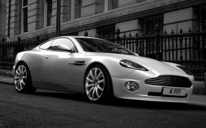Aston Martin V12 Vanquish S by Project Kahn 2010 года